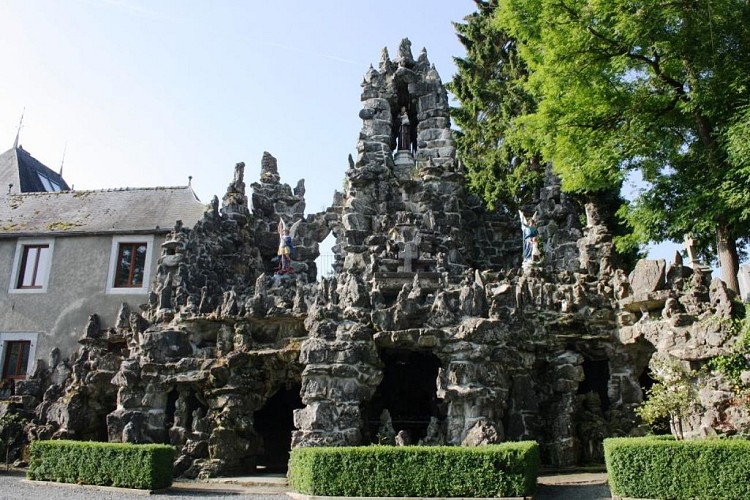 Crupet-Grotte Saint-Antoine et presbytère©OTA (2)