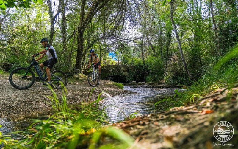 L'espace Ladoux, le long du Cernon