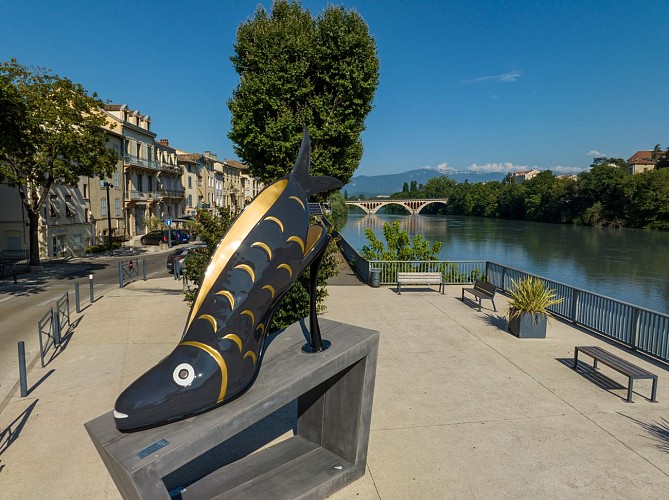 Circuit balade autour des 12 chaussures géantes en ville_Romans-sur-Isère