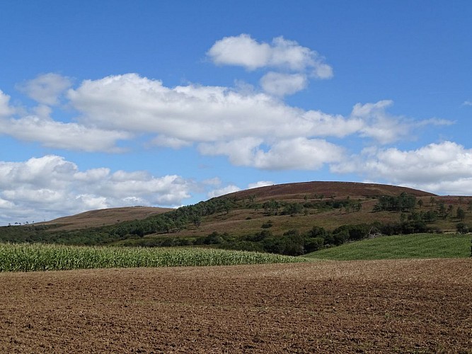 Au pied du Menez Hom