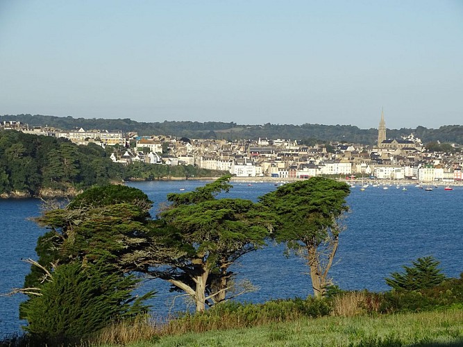 En quittant Douarnenez par la plage du Ry...