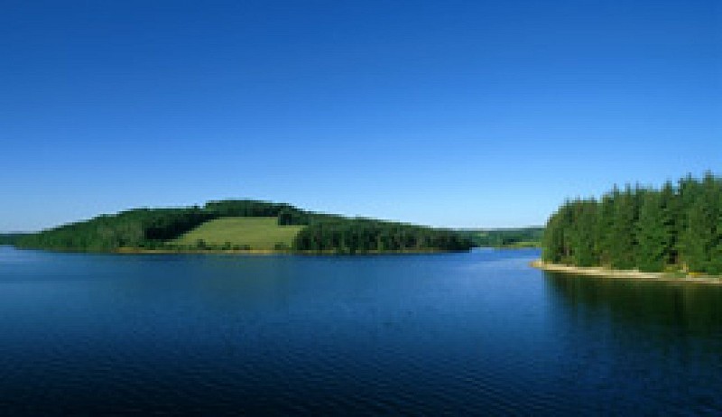 Autour du lac de Pareloup à vélo