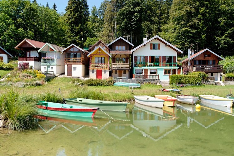 Port-Titi au bord du Lac de Saint-Point