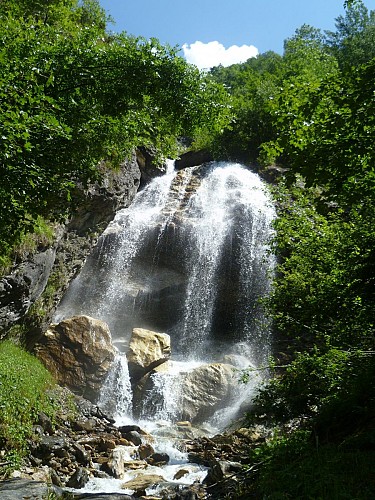 Vuzelle waterfall