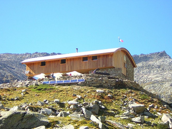 Plan d'Amont lake en Fond d'Aussois berghut