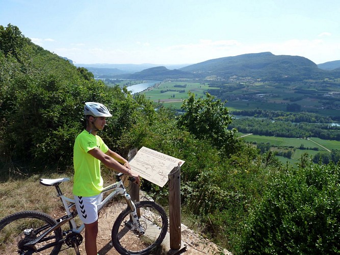 Les belvédères du Rhône mountain bike trail