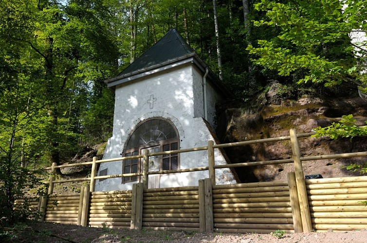 La Chapelle de la Roche, au pied de l'Avison à Bruyères Vosges