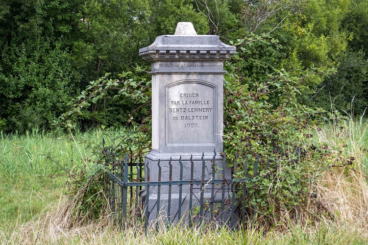 Crosses and oratories circuit