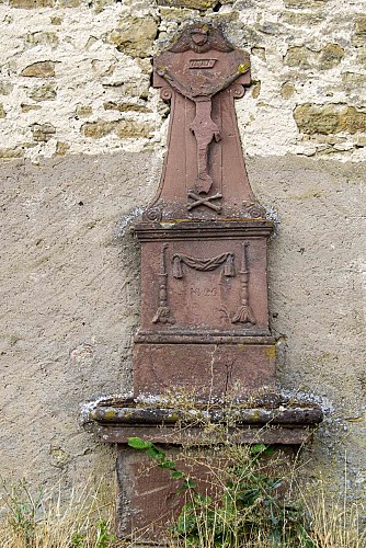 Une des nombreuses croix de chemin sur le parcours