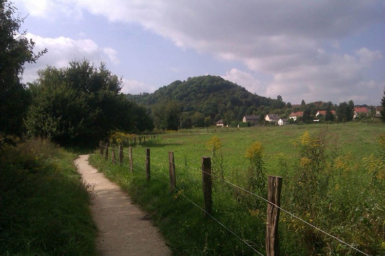 Sentier vers Ham-sous-Varsberg