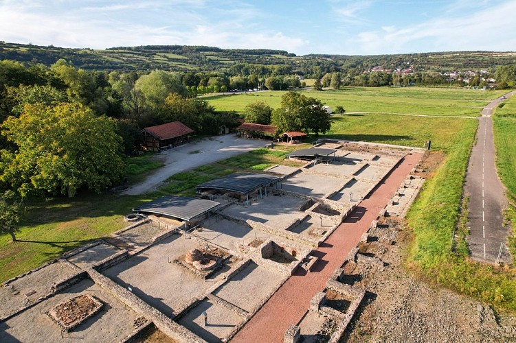 Sur les Rives de l'Histoire