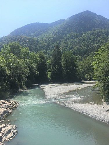 Le Giffre et le Mont Orchez depuis le Pont de Boche