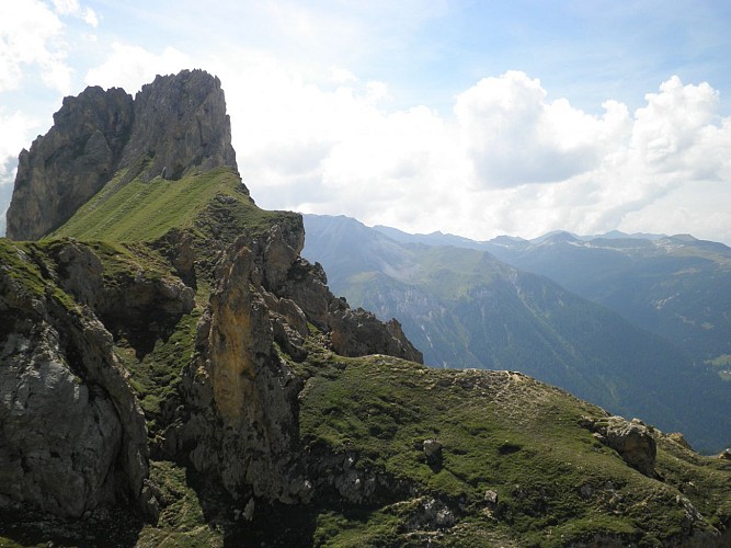Chapel Notre Dame des Vernettes to the Col de l'entreporte