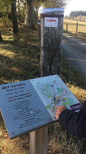 Panneaux sur le chemin des crêtes