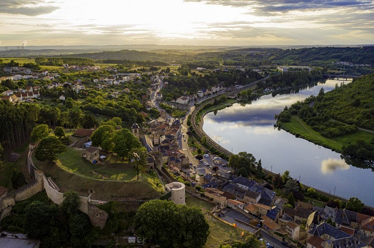Sierck-les-Bains, son château et la Moselle