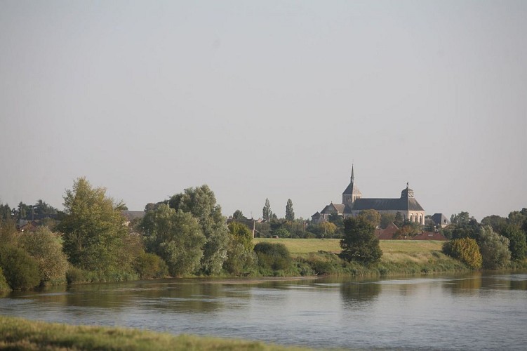 Sur les Pas de Jeanne d'Arc de St-Denis-de-l'Hôtel à St-Benoit-sur-Loire