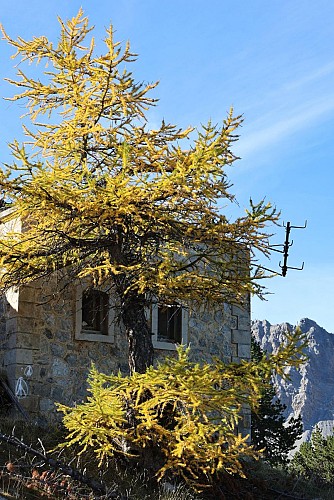 L'ancien fort de la Lausette depuis le Laus_Cervières