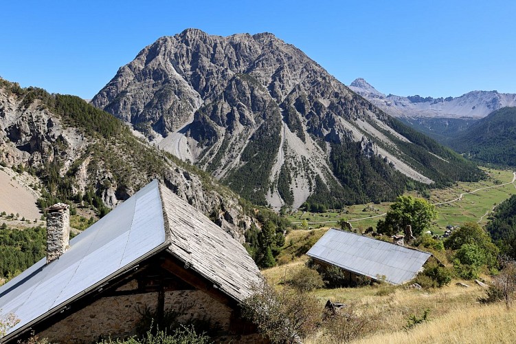 L'Alp du Pied et la Chapelle Sainte-Marie-Madeleine_Cervières