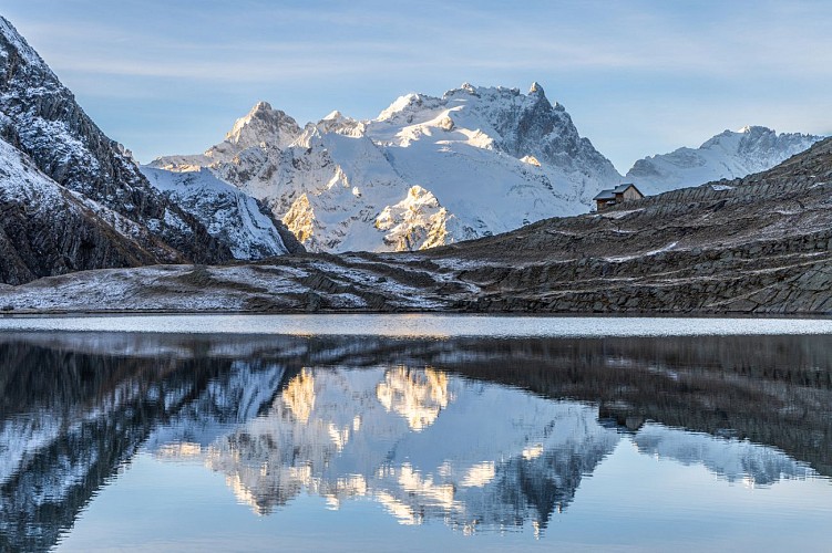 Lago e rifugio Goléon