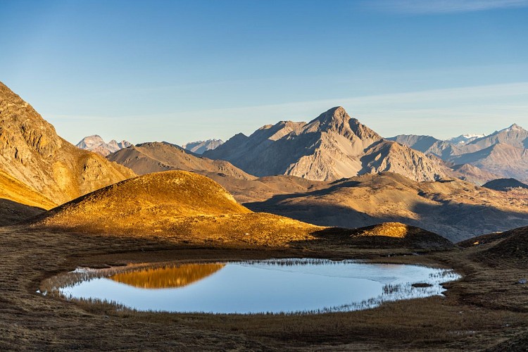 Lac des Cordes from Les Chalps