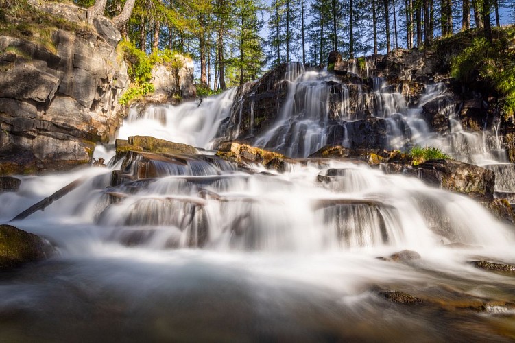 The Fontcouverte waterfall from the Auberge de la Fruitière