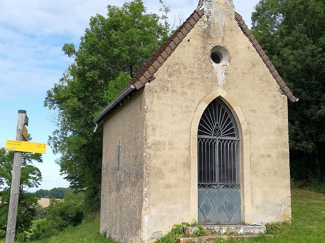 Chapelle commémorative contrebas Mont du Calvaire