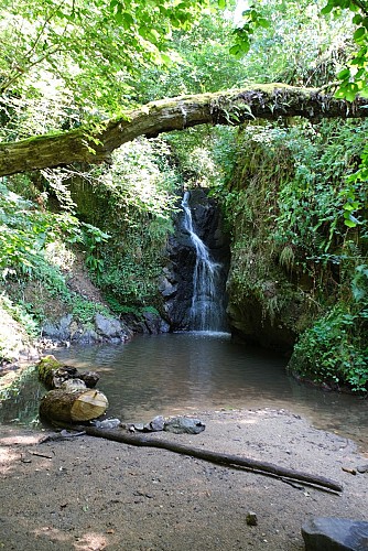 Le sentier de l'Association Pour l'Aménagement des Gorges d'Enval_Enval