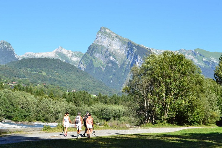 “Au fil du Giffre” green path