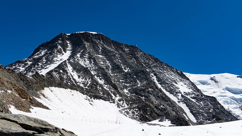 L'imposante Aiguille du Goutet