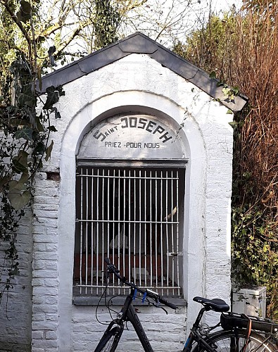 Villers-la-Ville: Chemins au N-E de Marbais