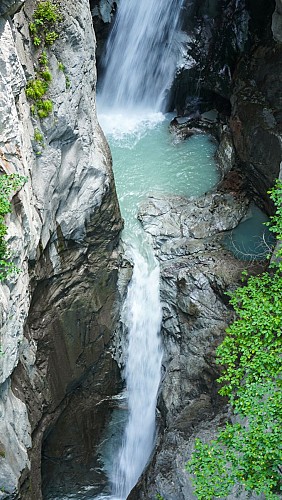 Le parc thermal et sa passerelle_Saint-Gervais-les-Bains