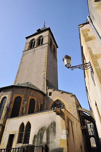 Contemporary art circuit