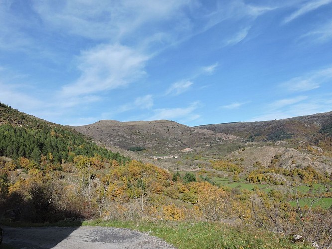 Vue sur le hameau de Ruas