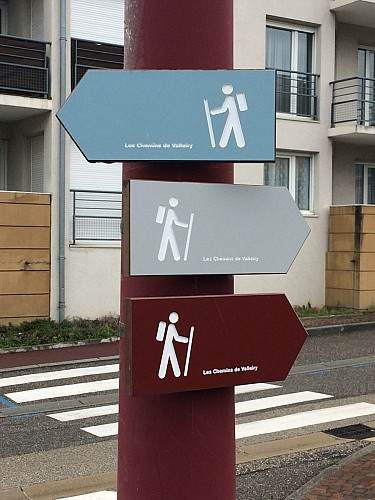 Grey pedestrian route: Valleiry - Jurens