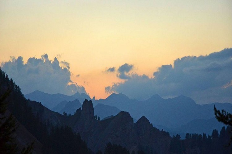Aiguilles d'Isola, coucher de soleil en Tinée.