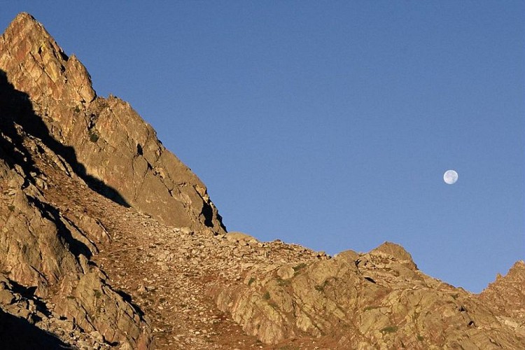 Lever de lune aux Merveilles