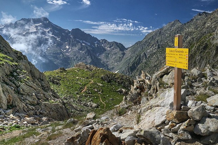 Al Colle di Fenestrelle con il Monte Gelas sullo sfondo
