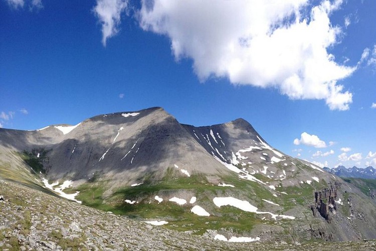 Sommet du mont Mounier au début de l'été
