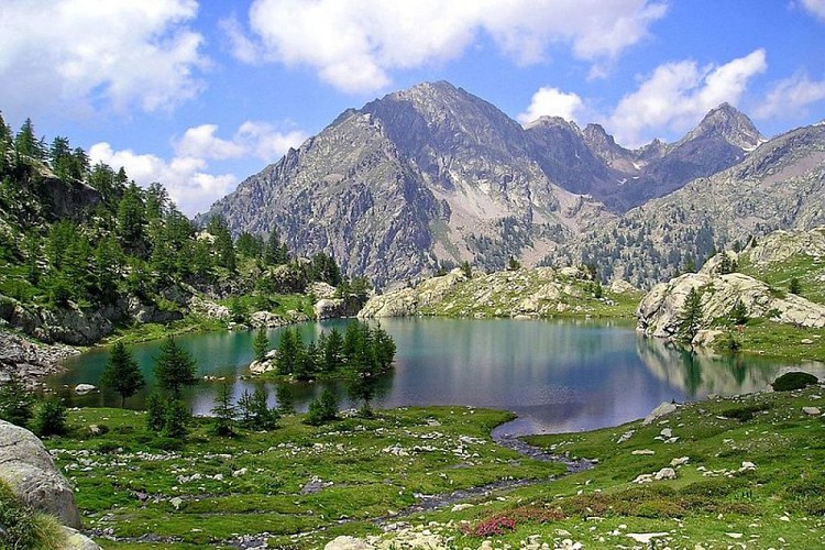 Randonnée au lac de Trécolpas en été, (2150 m).