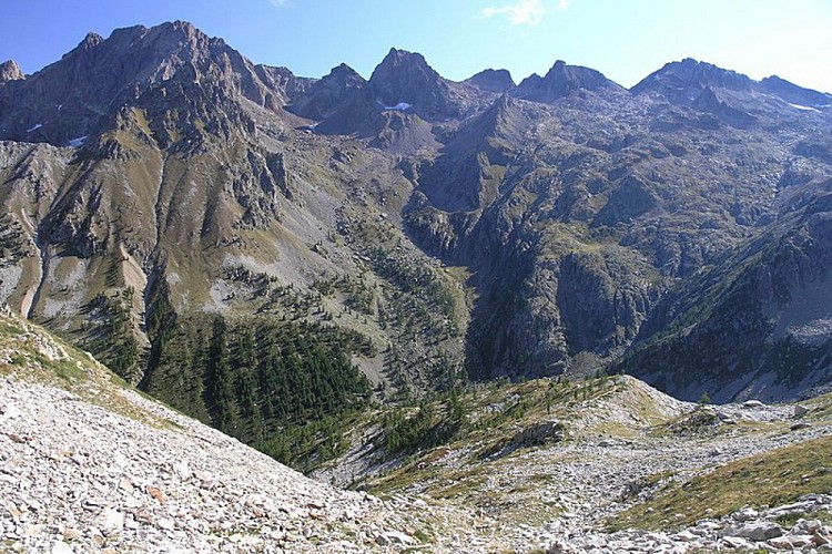 Panorama dal sentiero per il Colle di Fremamorta