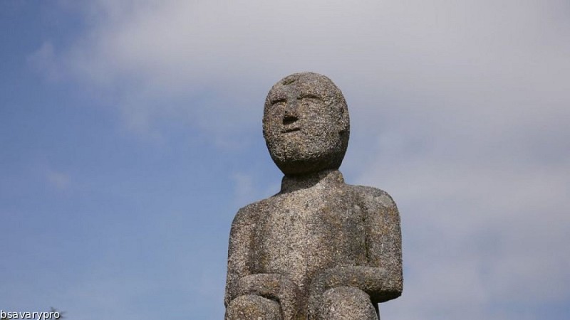 Masgot, jardin de terre et de pierres