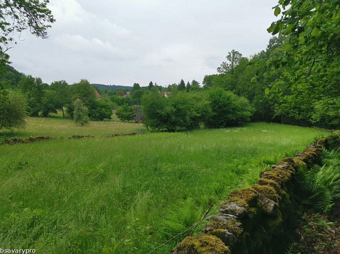 Masgot, jardin de terre et de pierres
