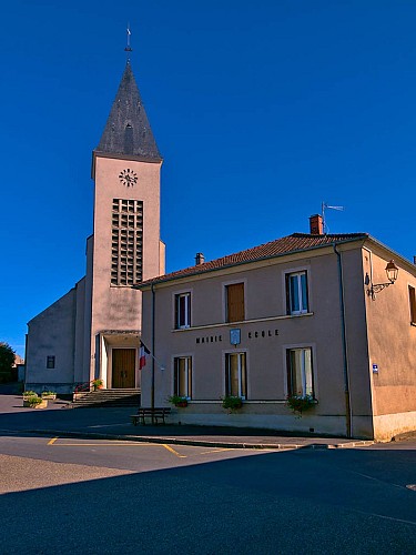 Église Saint-Denis et Mairie, Fresnes-en-Saulnois