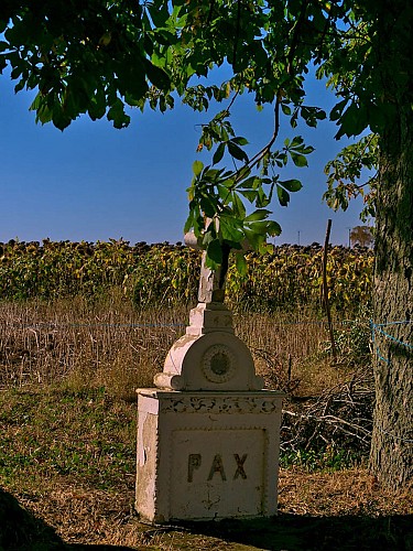 Calvaire à l'entrée sud de Fresnes-en-Saulnois