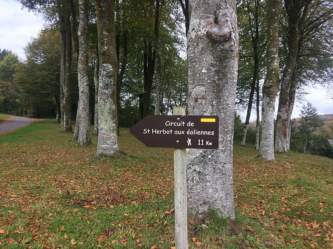 Plonévez du Faou : De Saint-Herbot aux éoliennes