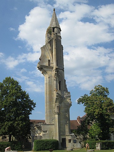 Von kleinen Straßen zu Wegen, entdecken wir eine Abtei, Dörfer, Waschhäuser, ...