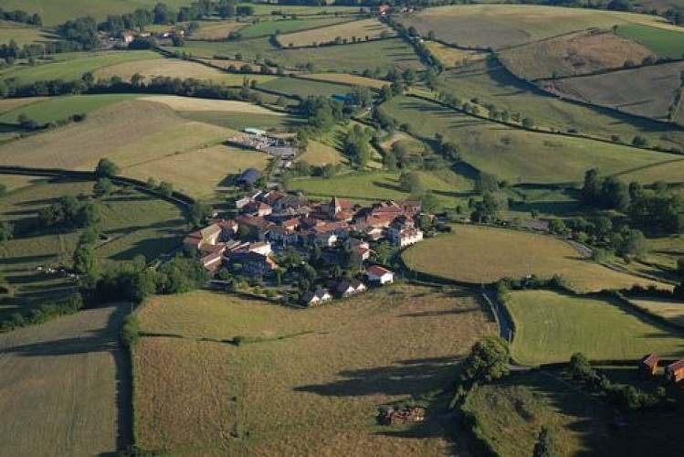 Village de St Jacques des Arrêts