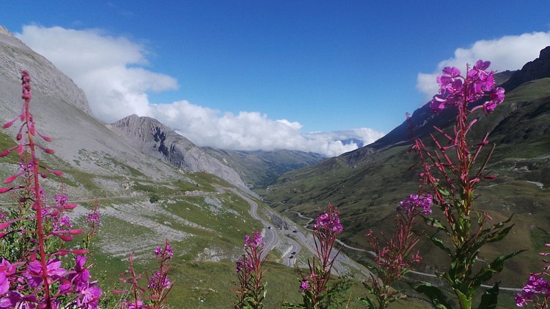 Cycling up the Col du Galibier from Valloire