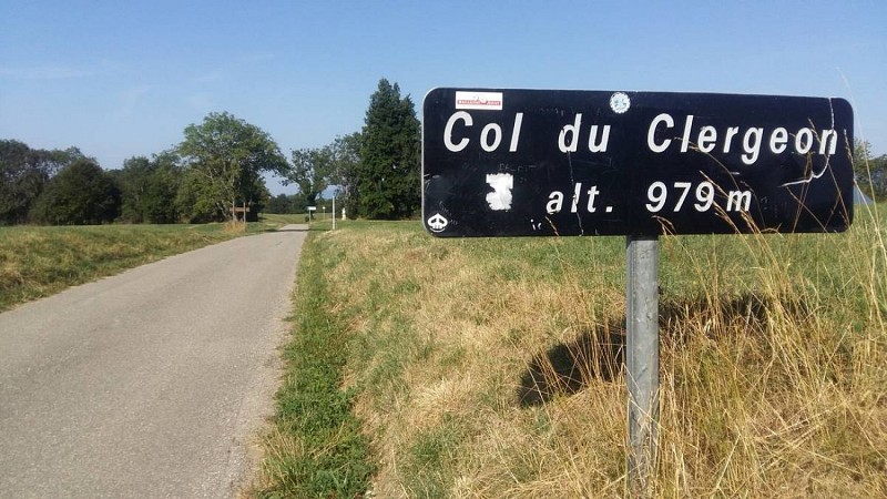 Cycling up Col du Clergeon