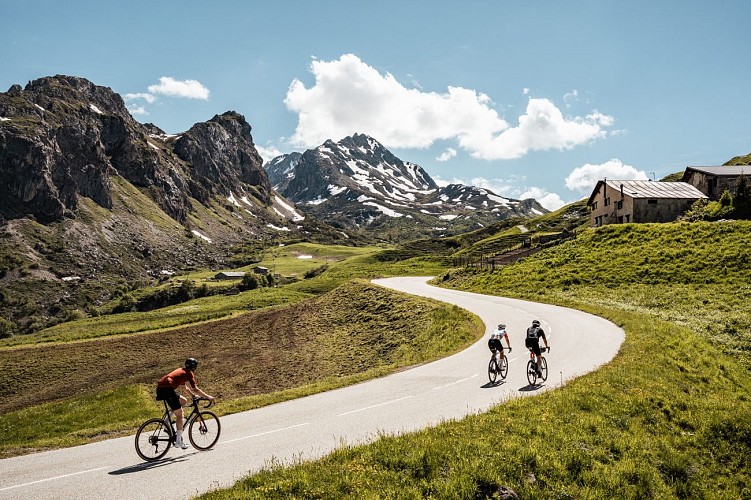 Cycling up Cormet de Roselend from Bourg-Saint-Maurice